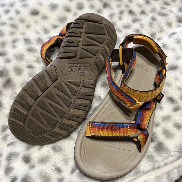 Teva HURRICANE XLT2
 Vista Sunset - Picture 2 of 4